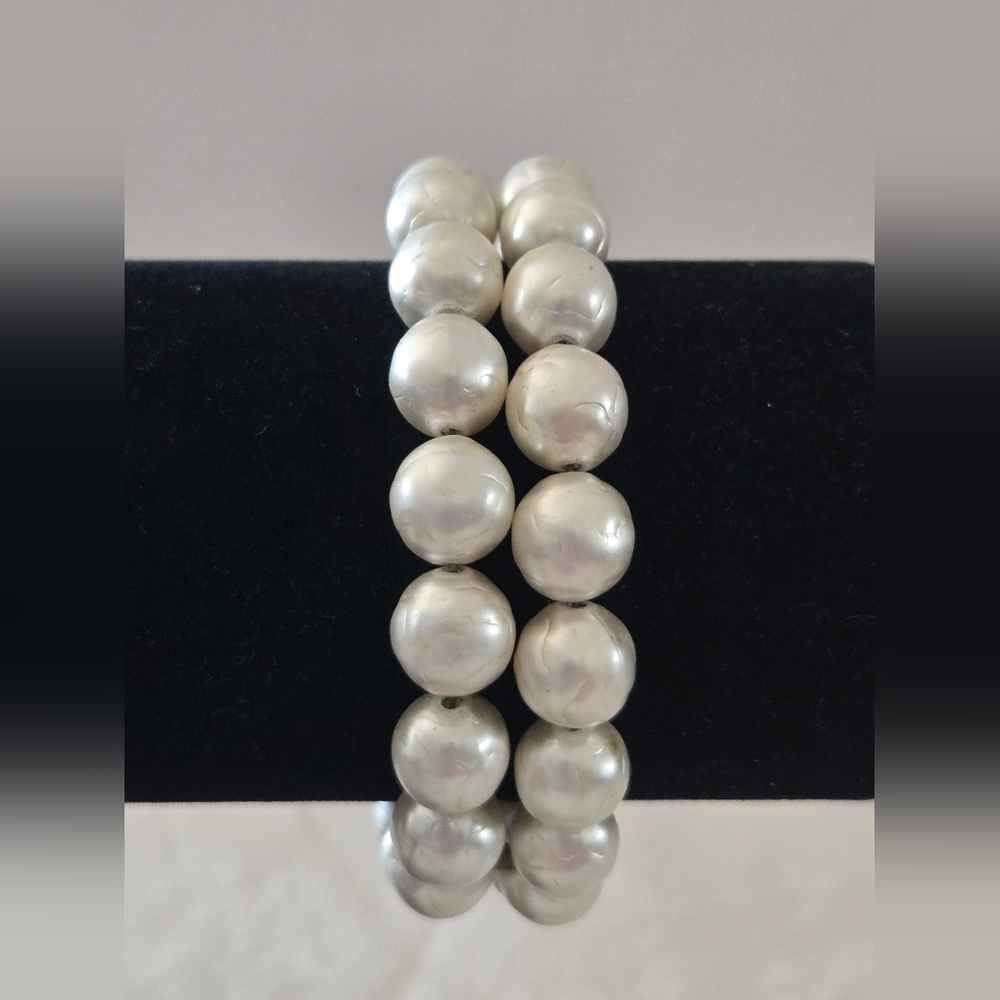 Classic White Pearl Spring Bracelet